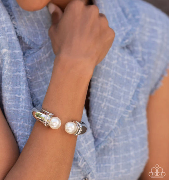 Breathtaking Balance White