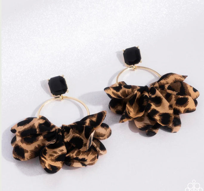 Charming Cheetah Black