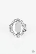 Load image into Gallery viewer, Queen Scene - White
