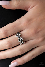 Load image into Gallery viewer, Daisy Dapper - Silver
