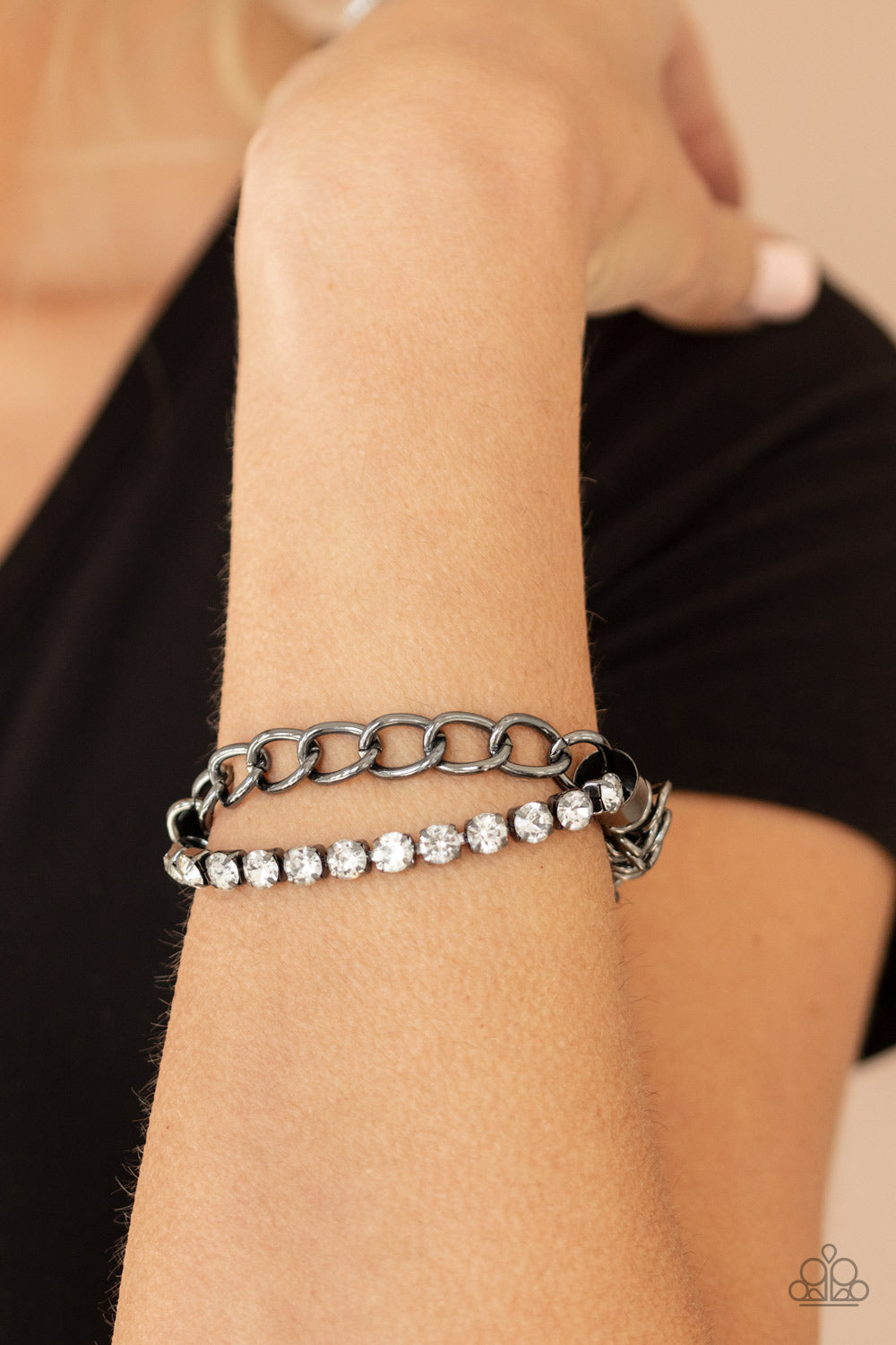 Glamour Grid  - Black