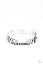 Load image into Gallery viewer, Flawless Flaunter - Silver
