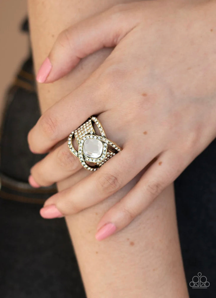 Triple Crown Twinkle White