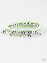 Load image into Gallery viewer, Springtime Sweethearts Green
