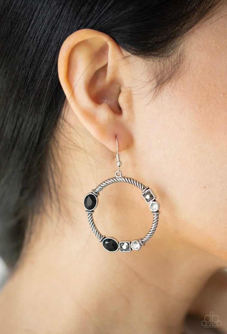 Glamorous Garland Black
