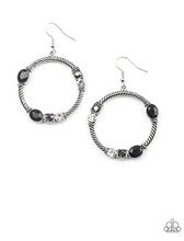 Load image into Gallery viewer, Glamorous Garland Black
