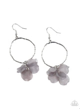 Load image into Gallery viewer, Pearls On The Floor Silver
